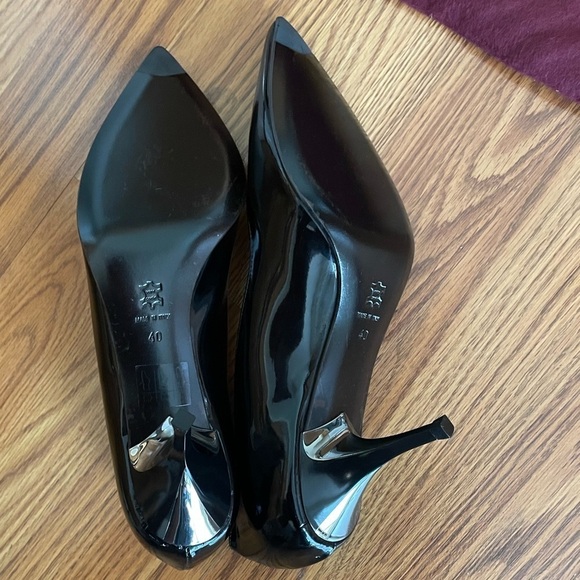 Miss Barker Of England Pointed Toe Heels Size 40 NWOT Feminine Glossy Elegant - Picture 5 of 7